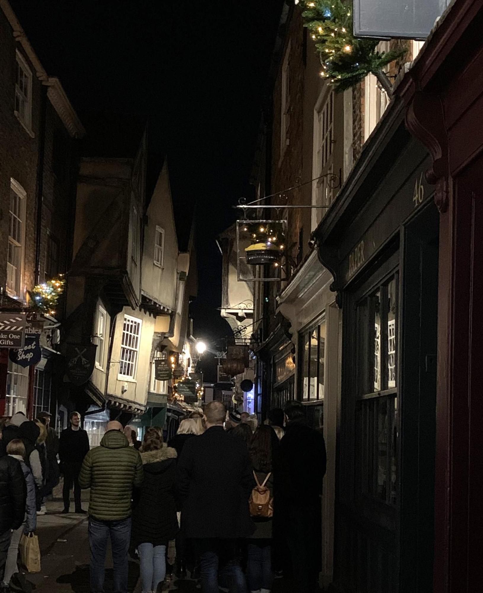 Betty'S Minster View - 6 Twins Or 3 Superkings -Central With Free Parking York Exterior photo